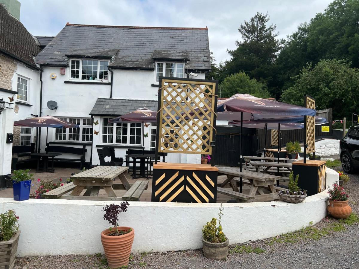 Chainbridge Usk Riverside Gastro Pub And Accommodation Trostrey Exterior photo